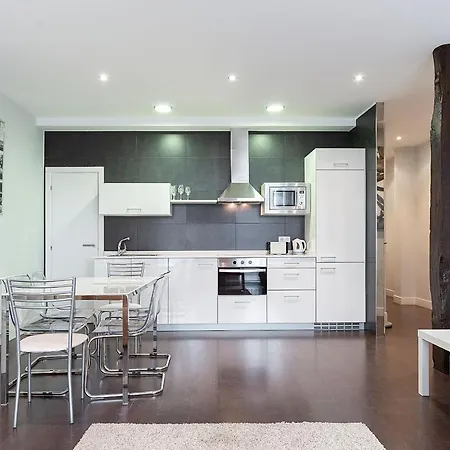 Apartamento Centro By People شقة *